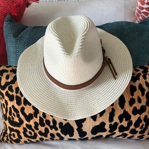 Womens wide brim Panama hat.